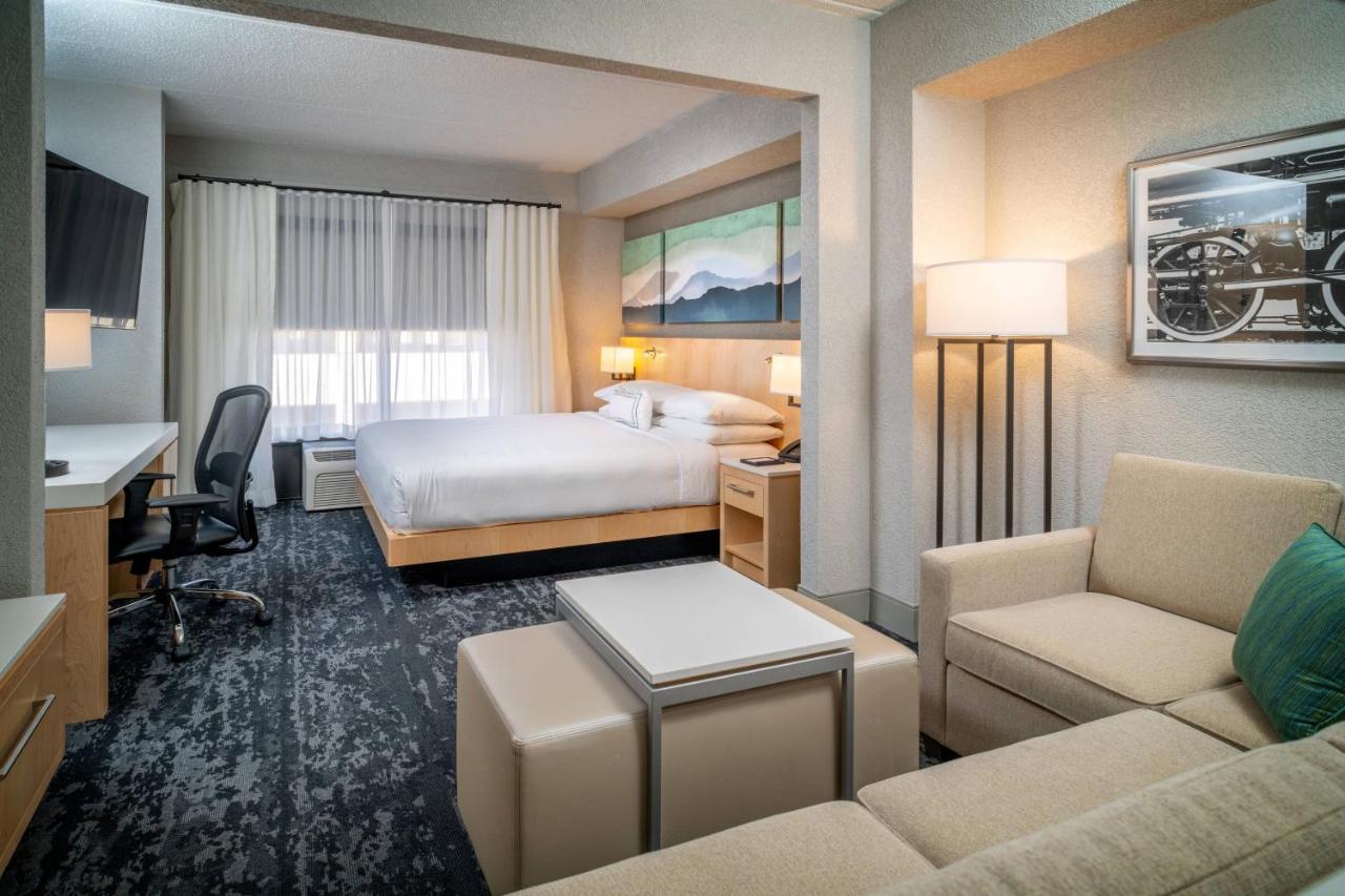| Delta Hotels Huntington Downtown