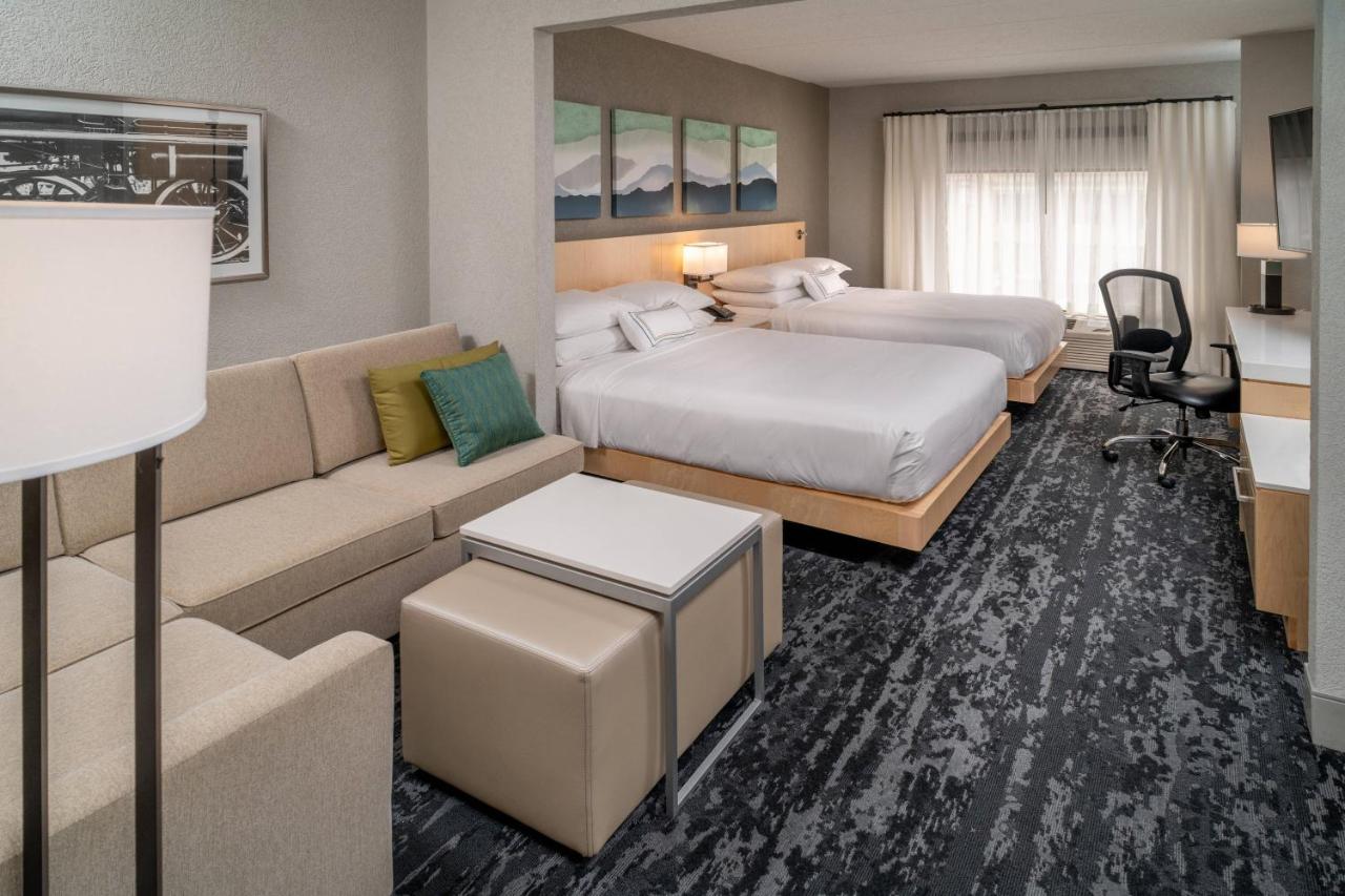 | Delta Hotels Huntington Downtown