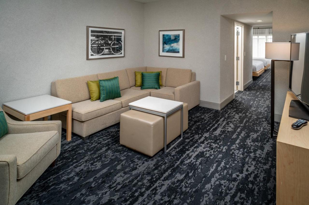 | Delta Hotels Huntington Downtown