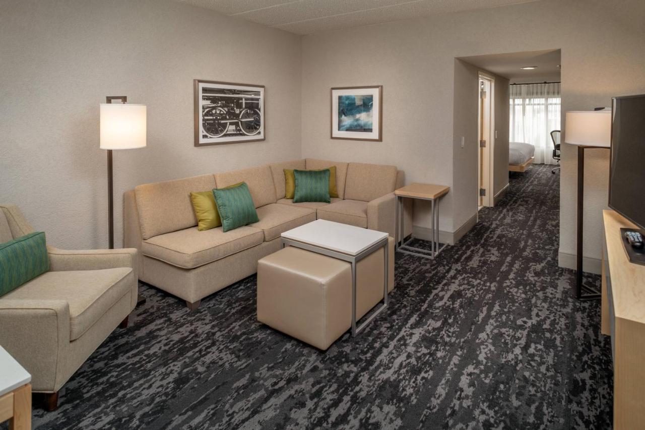 | Delta Hotels Huntington Downtown