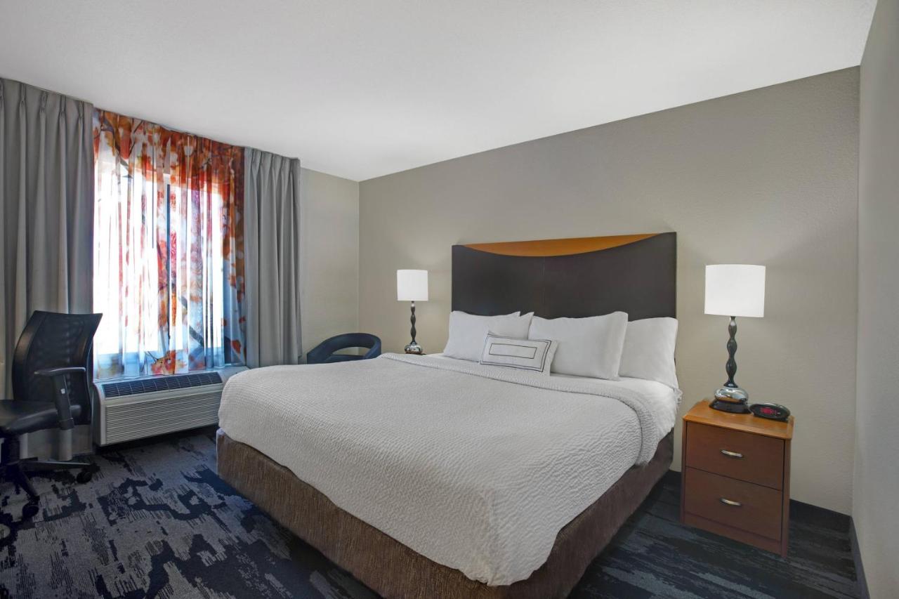 | Fairfield Inn and Suites Carlsbad