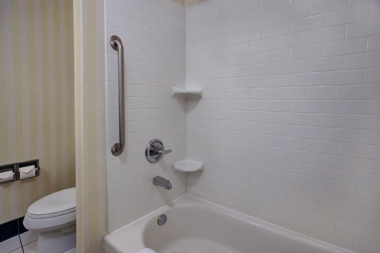 | Fairfield Inn and Suites Carlsbad