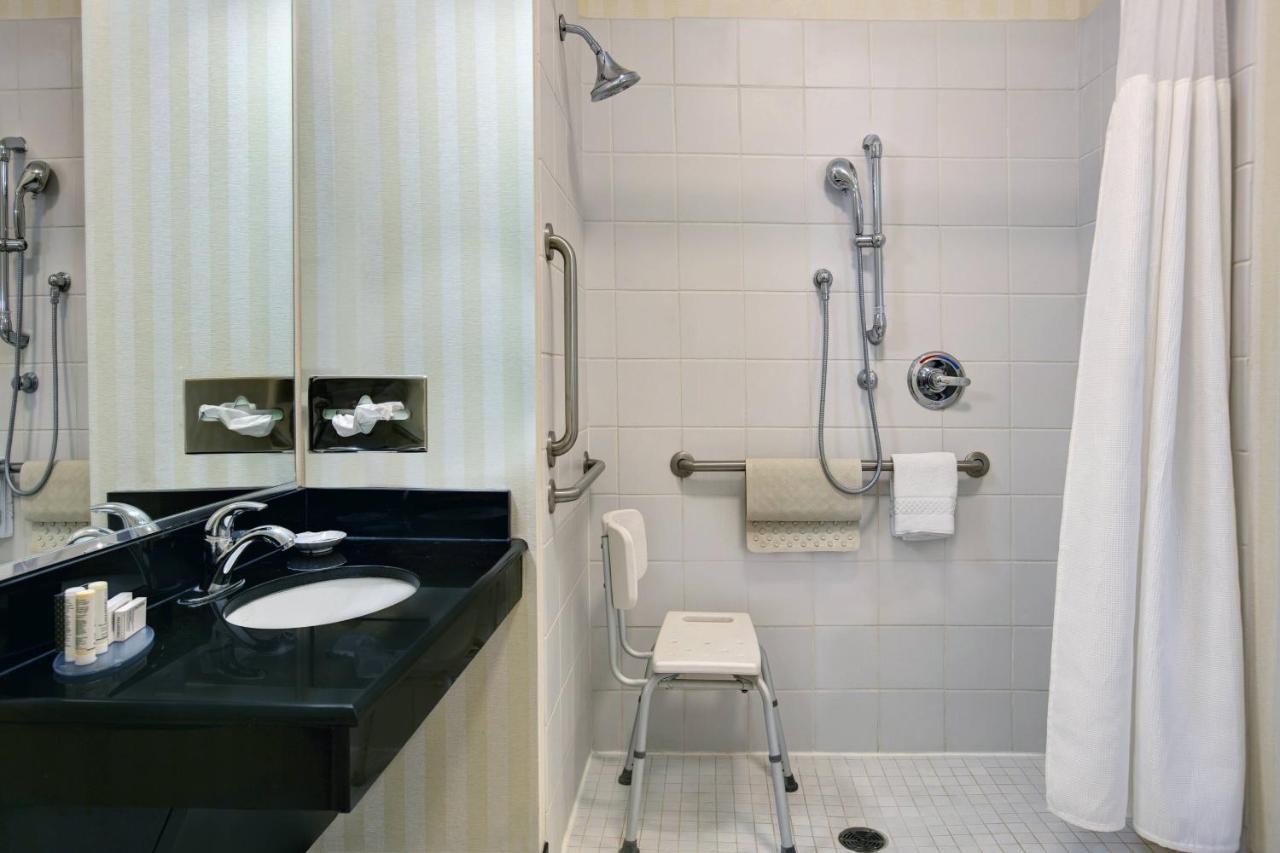 | Fairfield Inn and Suites Carlsbad