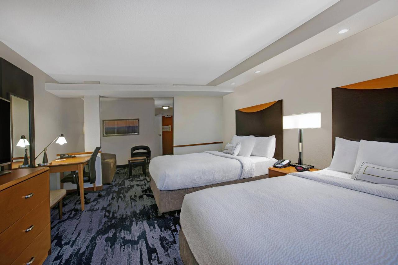 | Fairfield Inn and Suites Carlsbad