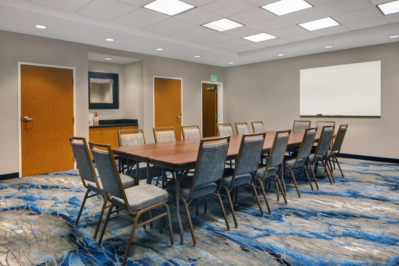 | Fairfield Inn and Suites Carlsbad