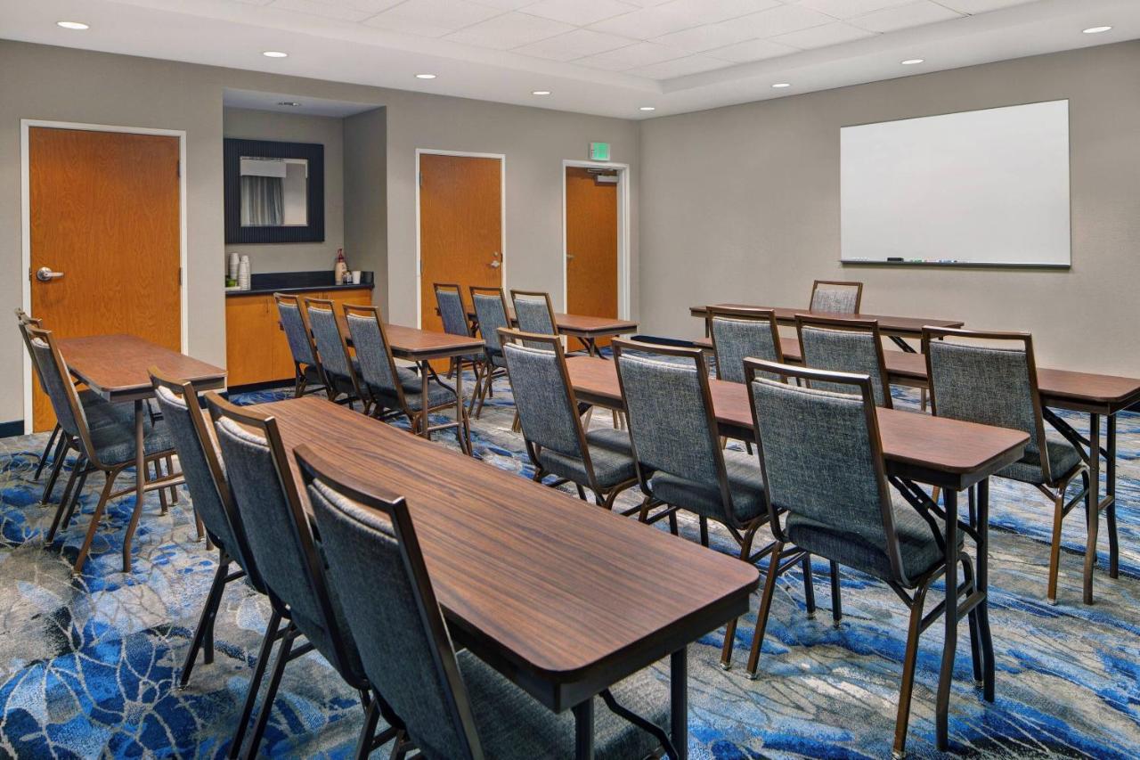 | Fairfield Inn and Suites Carlsbad