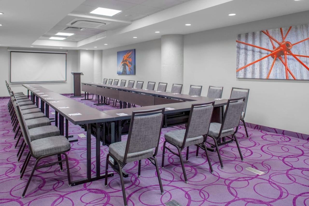Fairfield Inn & Suites by Marriott Dallas Downtown
