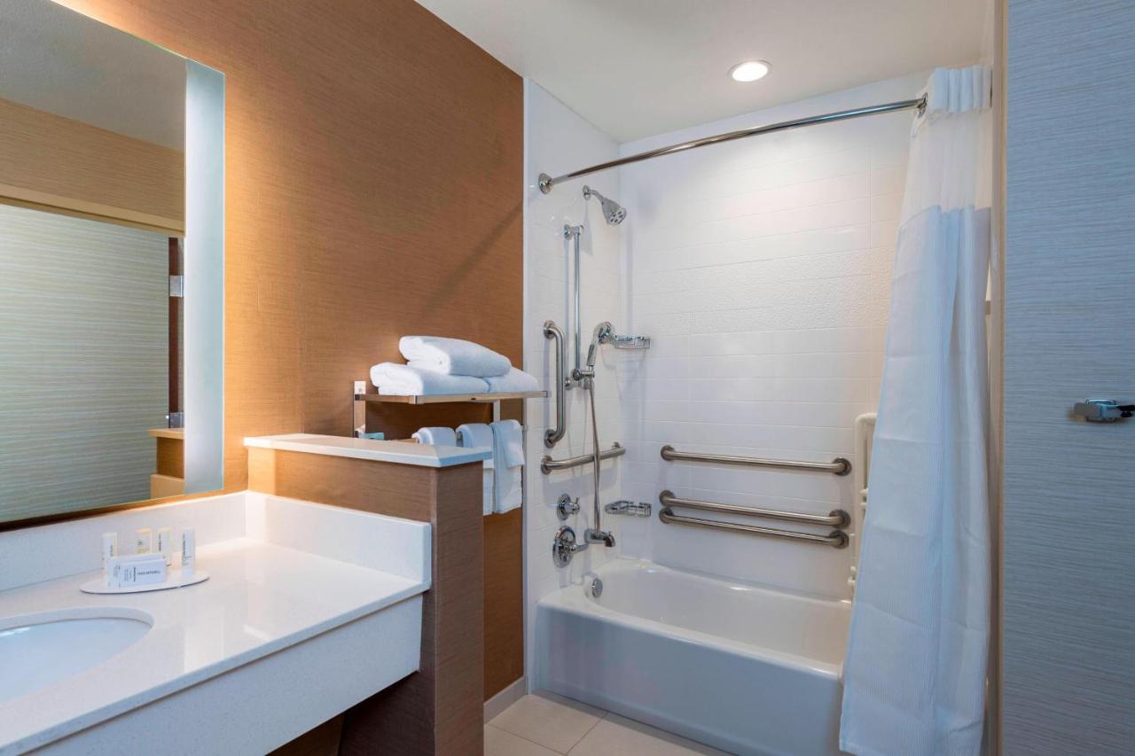 | Fairfield by Marriott Inn & Suites Palm Desert Coachella Valley