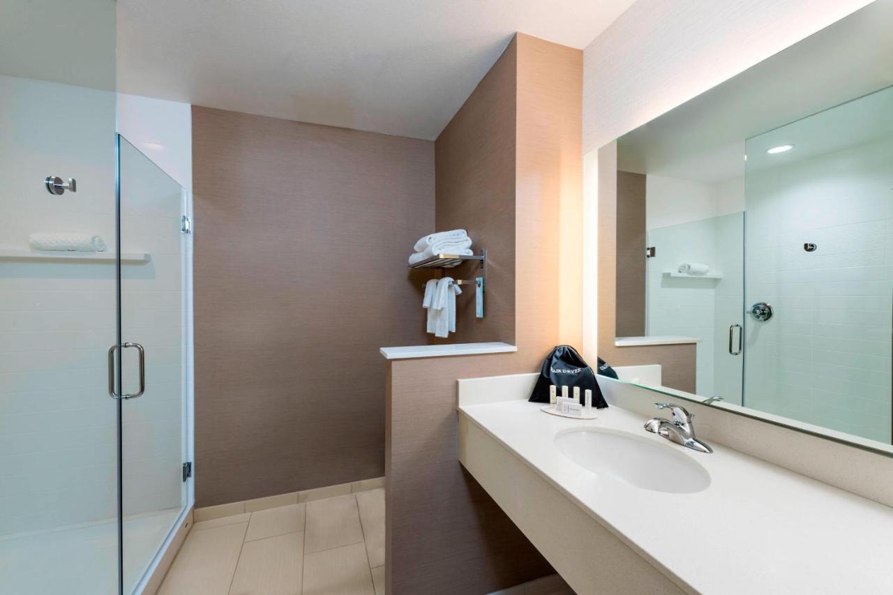| Fairfield by Marriott Inn & Suites Palm Desert Coachella Valley