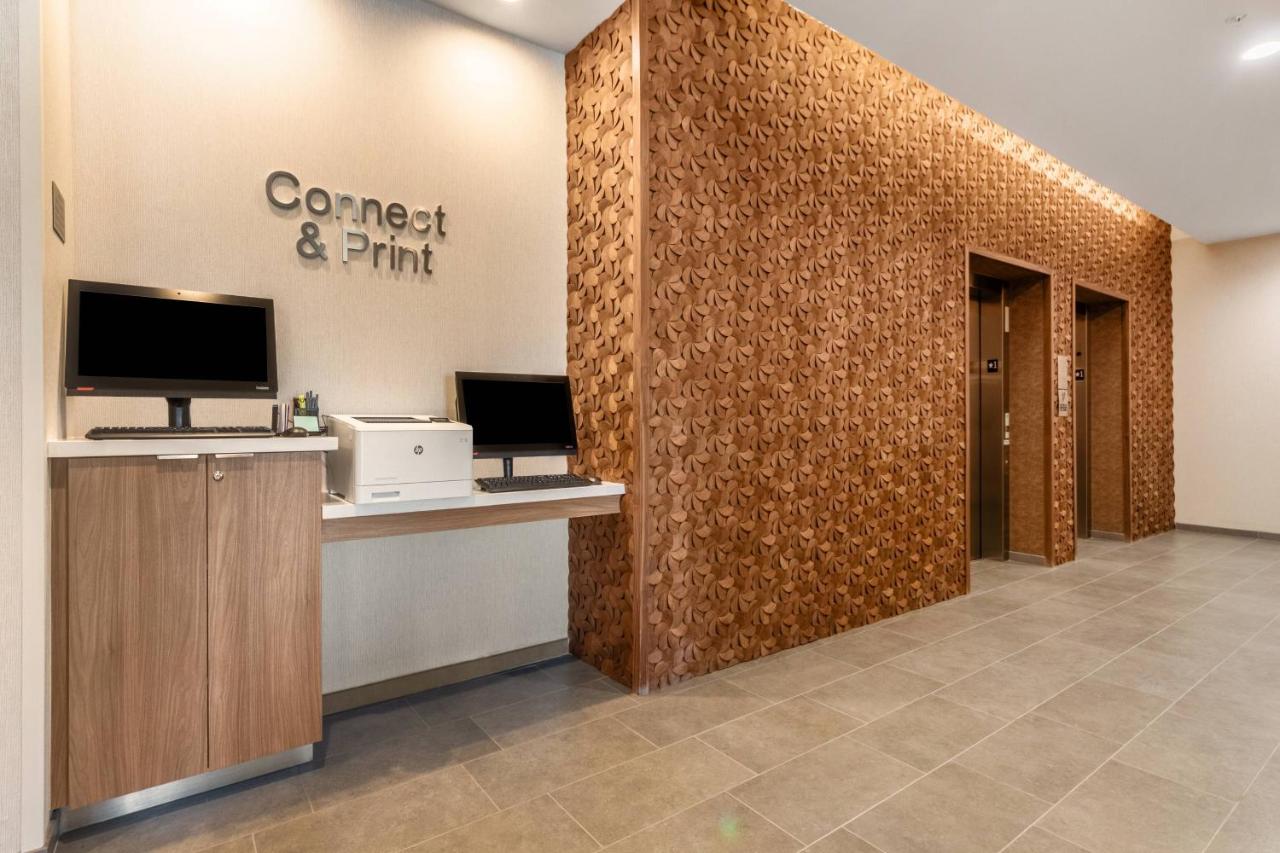 | Fairfield Inn & Suites Dallas Arlington South