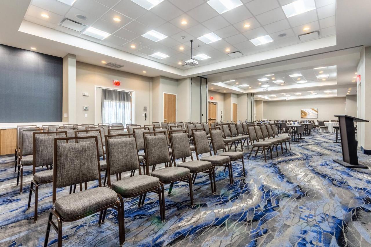 | Fairfield Inn & Suites Dallas Arlington South