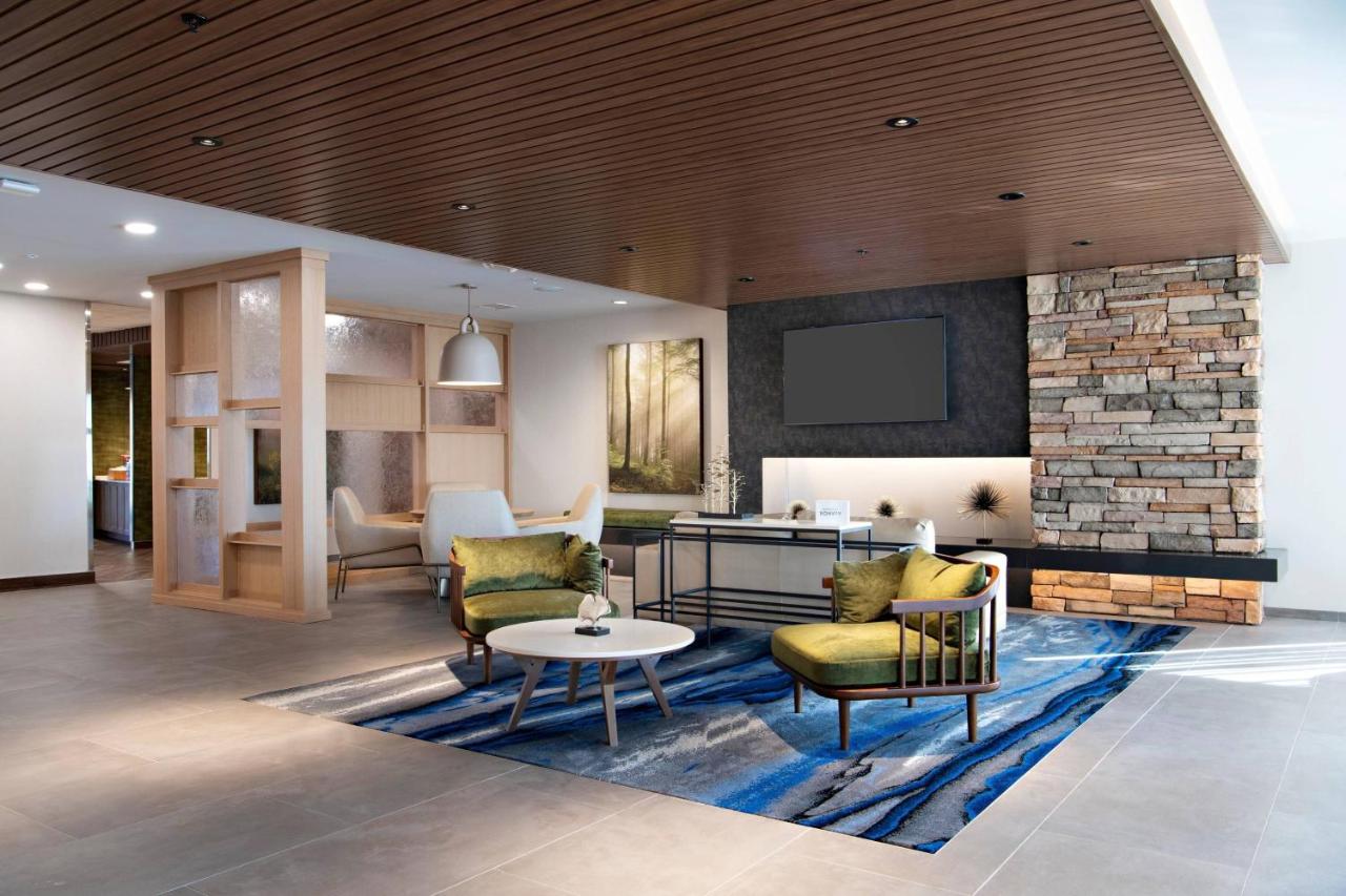 | Fairfield Inn & Suites by Marriott Dayton North