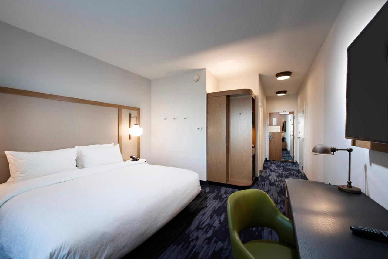 | Fairfield Inn & Suites by Marriott Dayton North