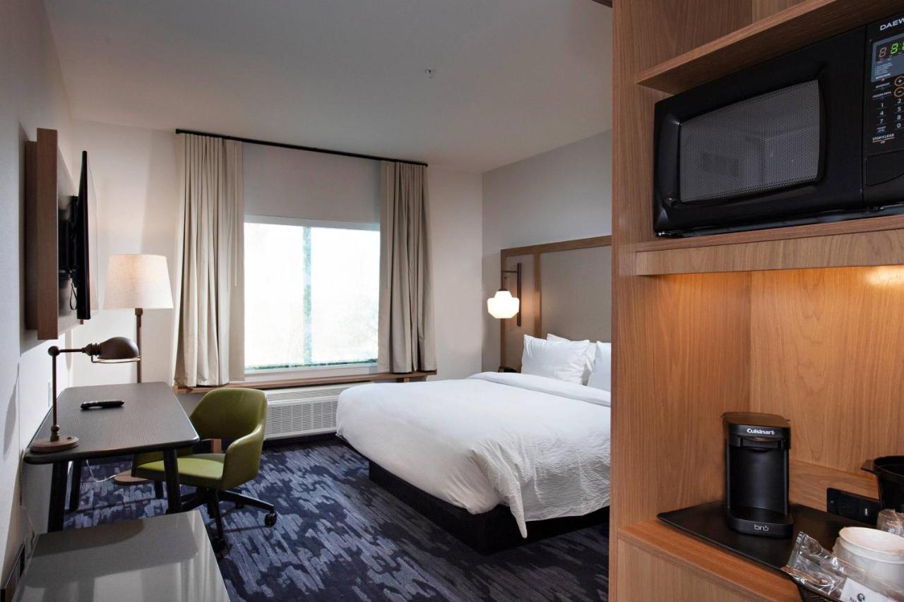 | Fairfield Inn & Suites by Marriott Dayton North