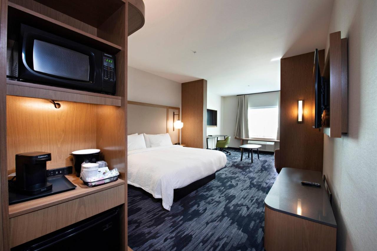 | Fairfield Inn & Suites by Marriott Dayton North
