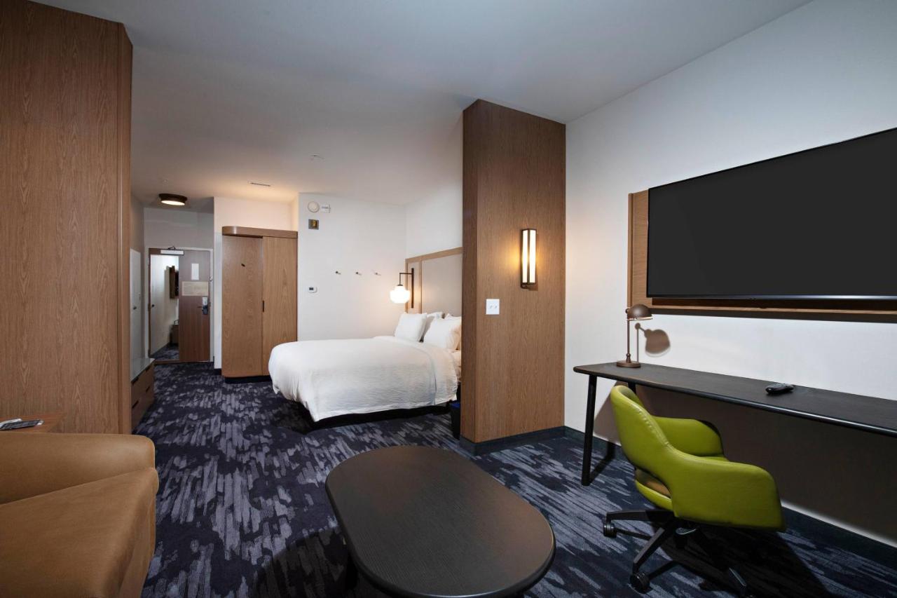 | Fairfield Inn & Suites by Marriott Dayton North