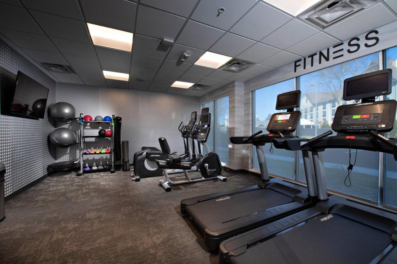 | Fairfield Inn & Suites by Marriott Dayton North