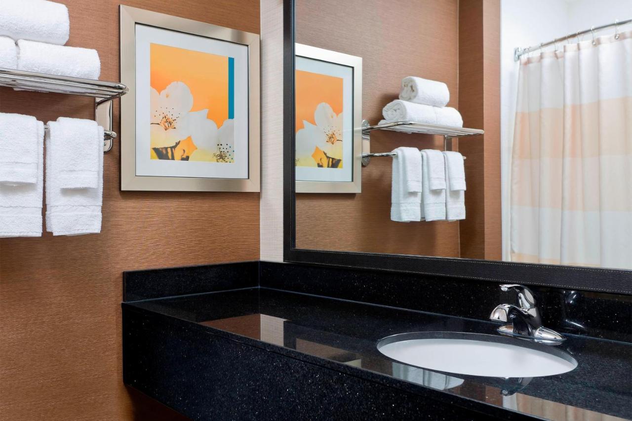 | Fairfield Inn & Suites Lexington Keeneland Airport