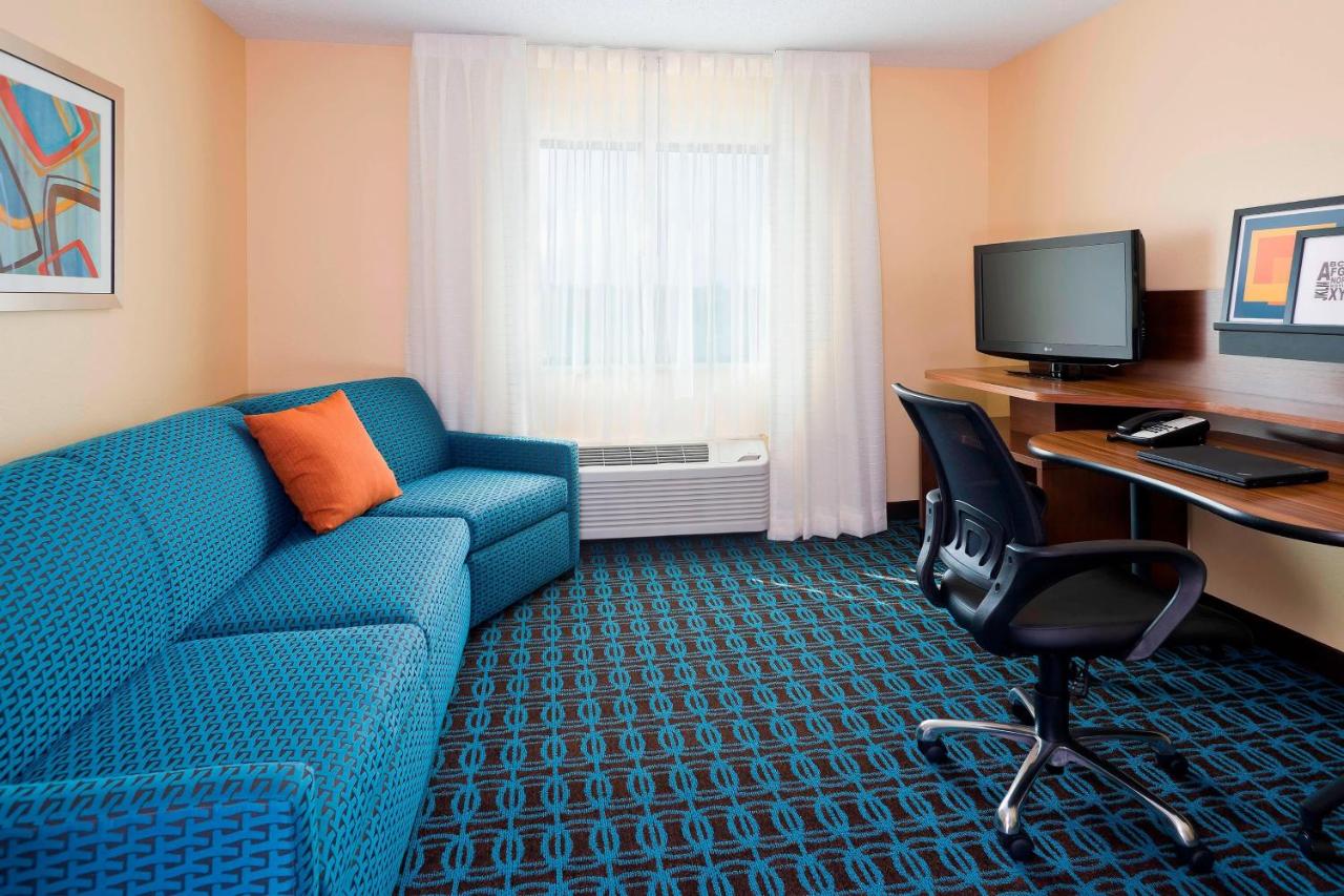 | Fairfield Inn & Suites Lexington Keeneland Airport