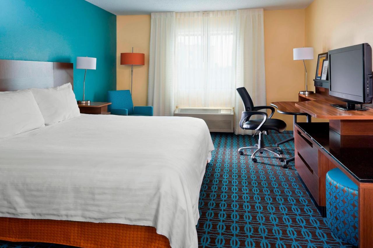 | Fairfield Inn & Suites Lexington Keeneland Airport