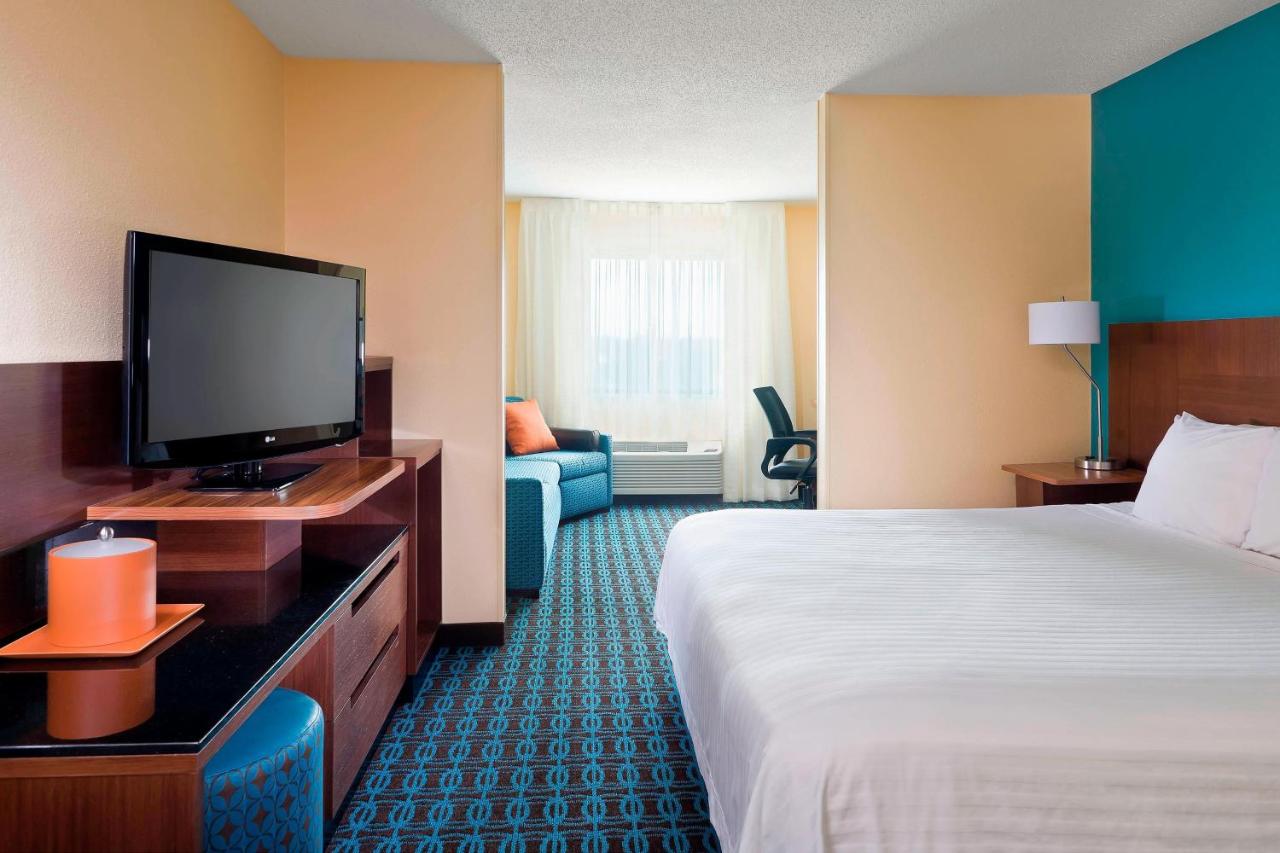 | Fairfield Inn & Suites Lexington Keeneland Airport