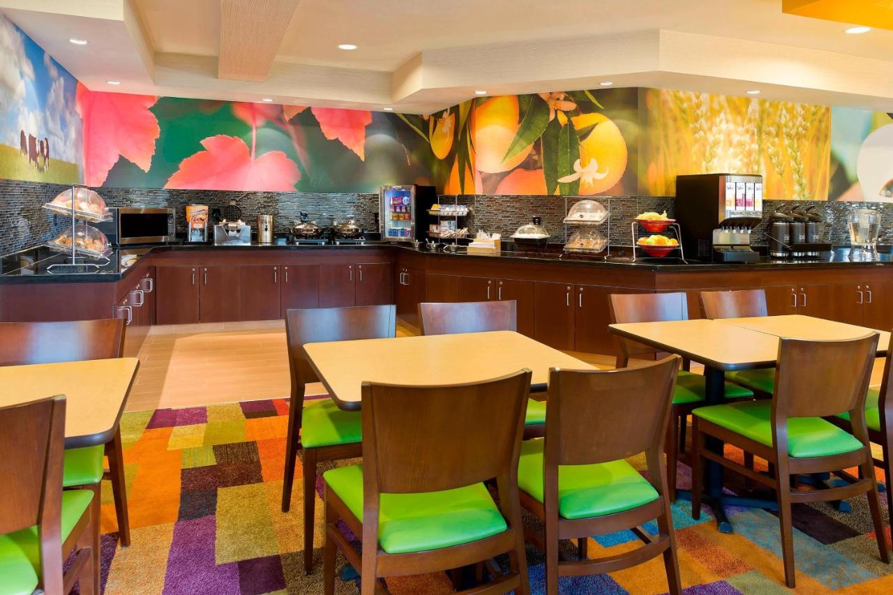 | Fairfield Inn & Suites Lexington Keeneland Airport