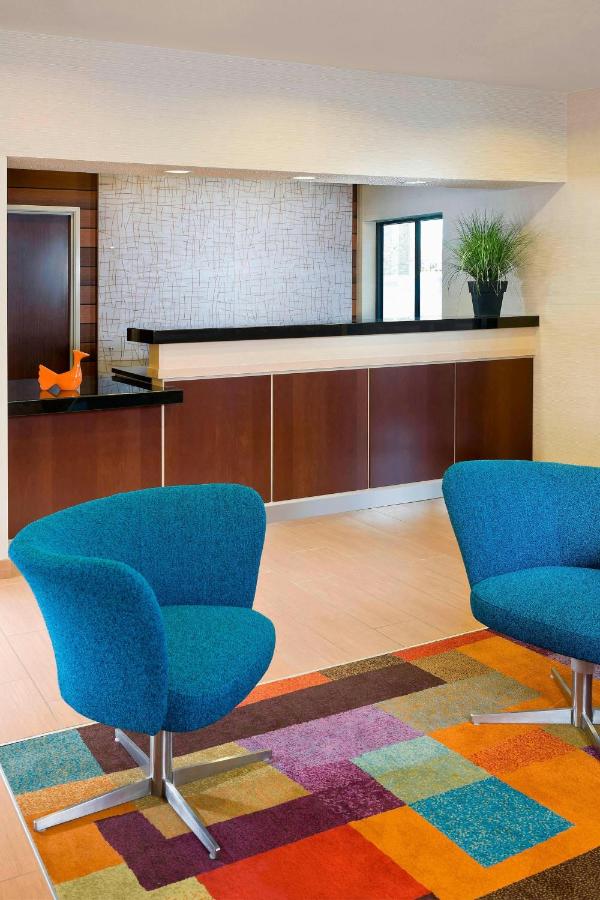 | Fairfield Inn & Suites Lexington Keeneland Airport