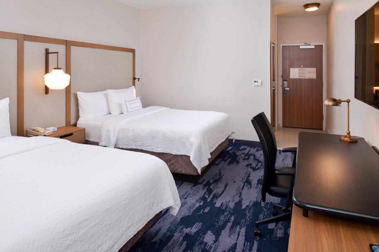 | Fairfield Inn & Suites by Marriott Arlington Six Flags