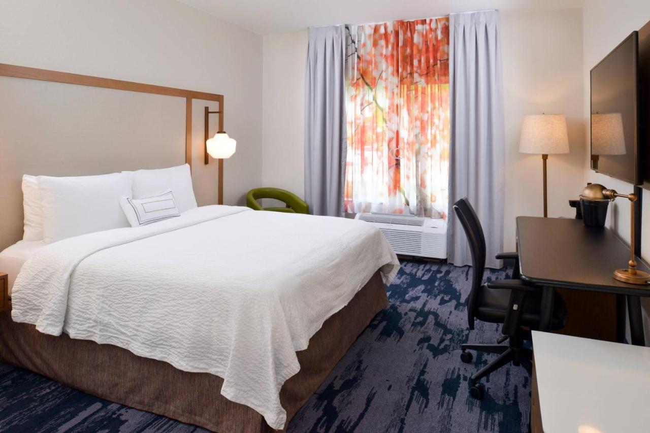 | Fairfield Inn & Suites by Marriott Arlington Six Flags