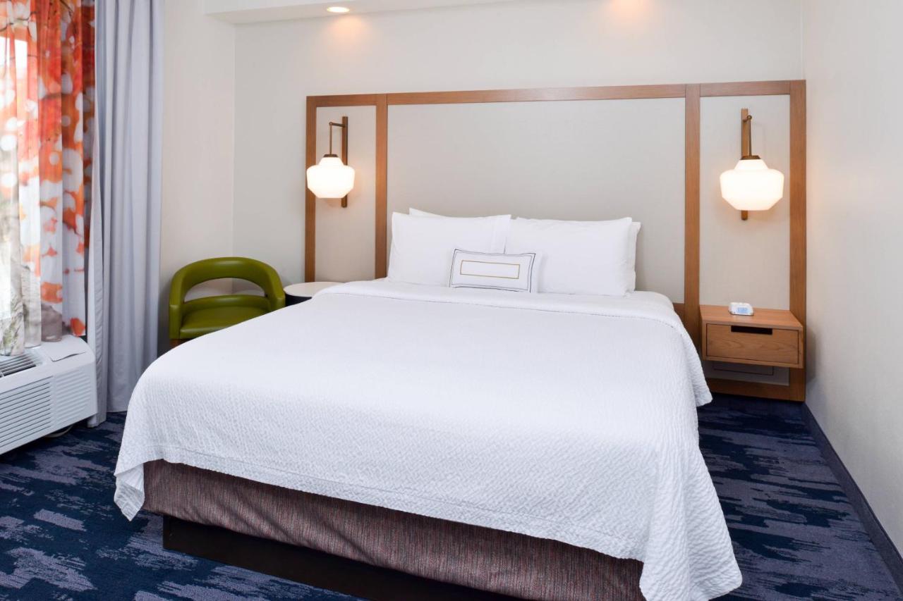 | Fairfield Inn & Suites by Marriott Arlington Six Flags
