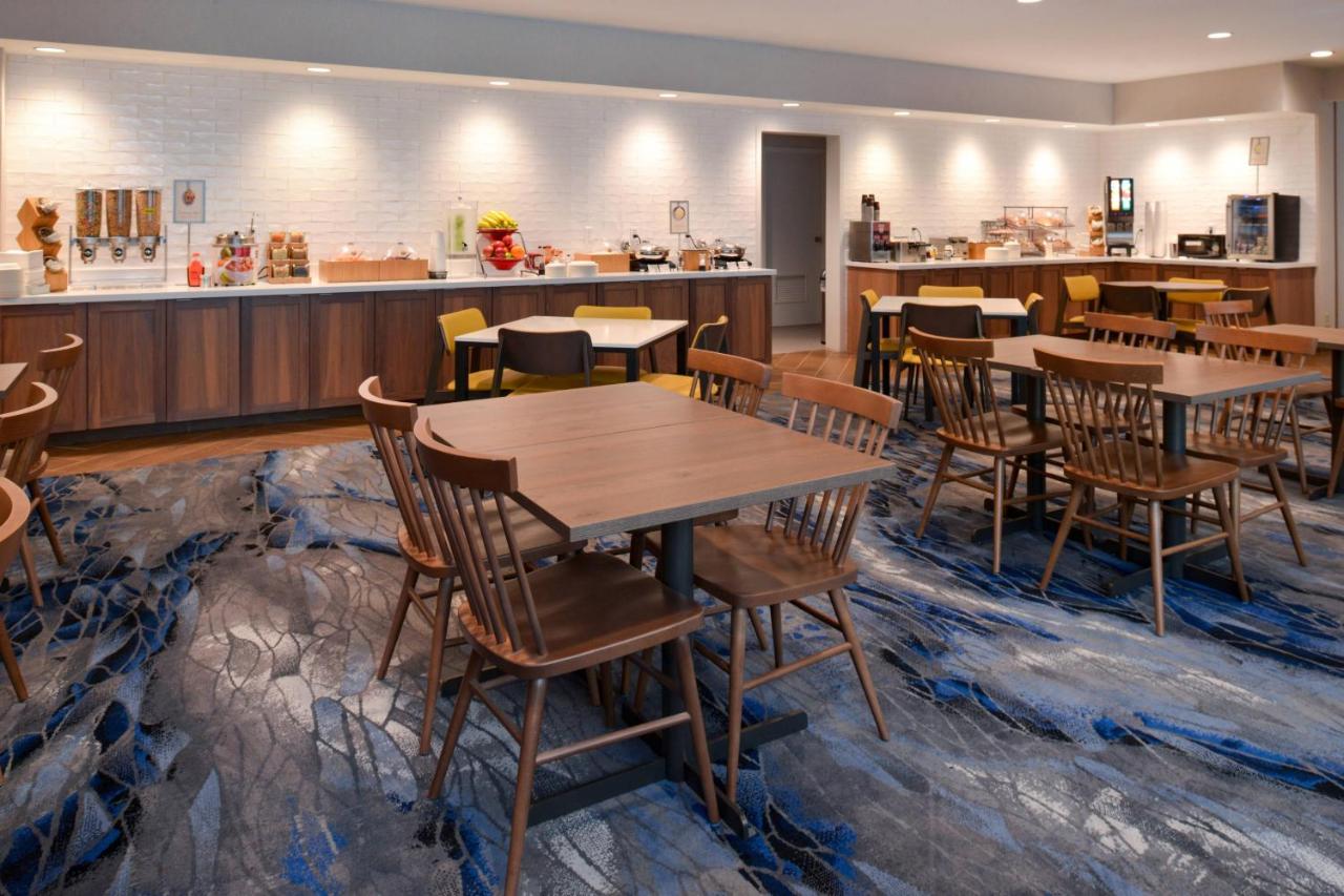 | Fairfield Inn & Suites by Marriott Arlington Six Flags