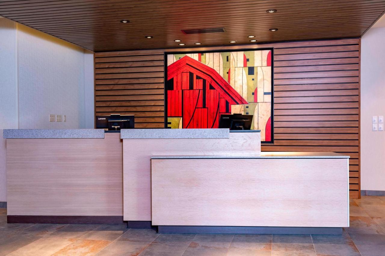| Fairfield Inn & Suites by Marriott Fair Oaks Farms