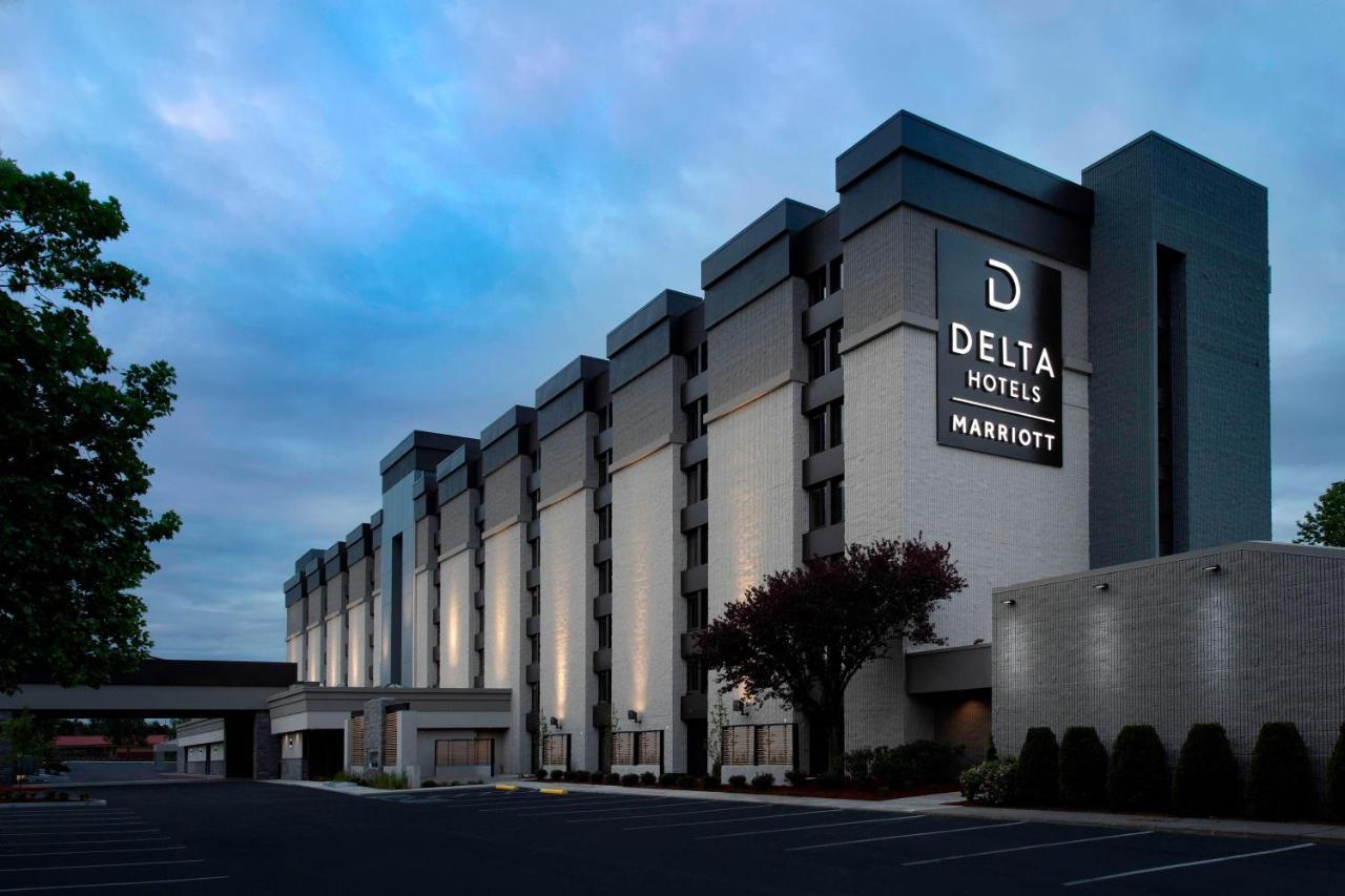 | Delta Hotels by Marriott Seattle Everett
