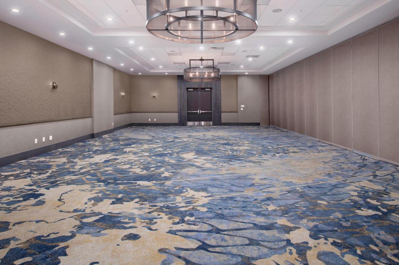 | Delta Hotels by Marriott Seattle Everett