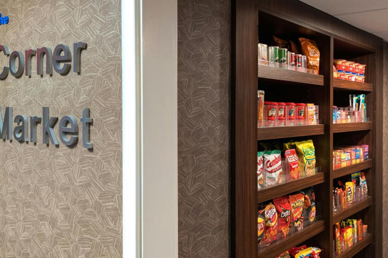 | Fairfield Inn Rochester Airport