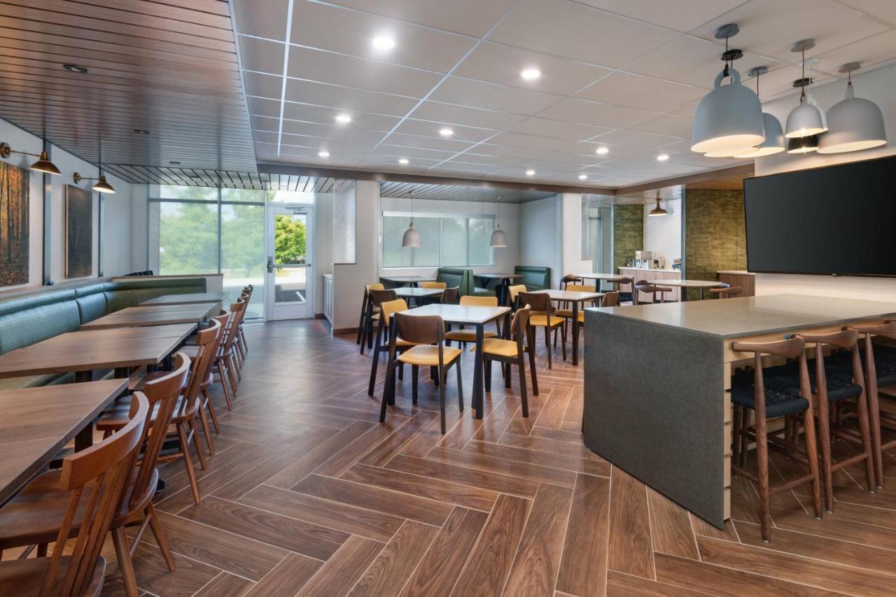 | Fairfield Inn & Suites by Marriott Lexington East/I-75