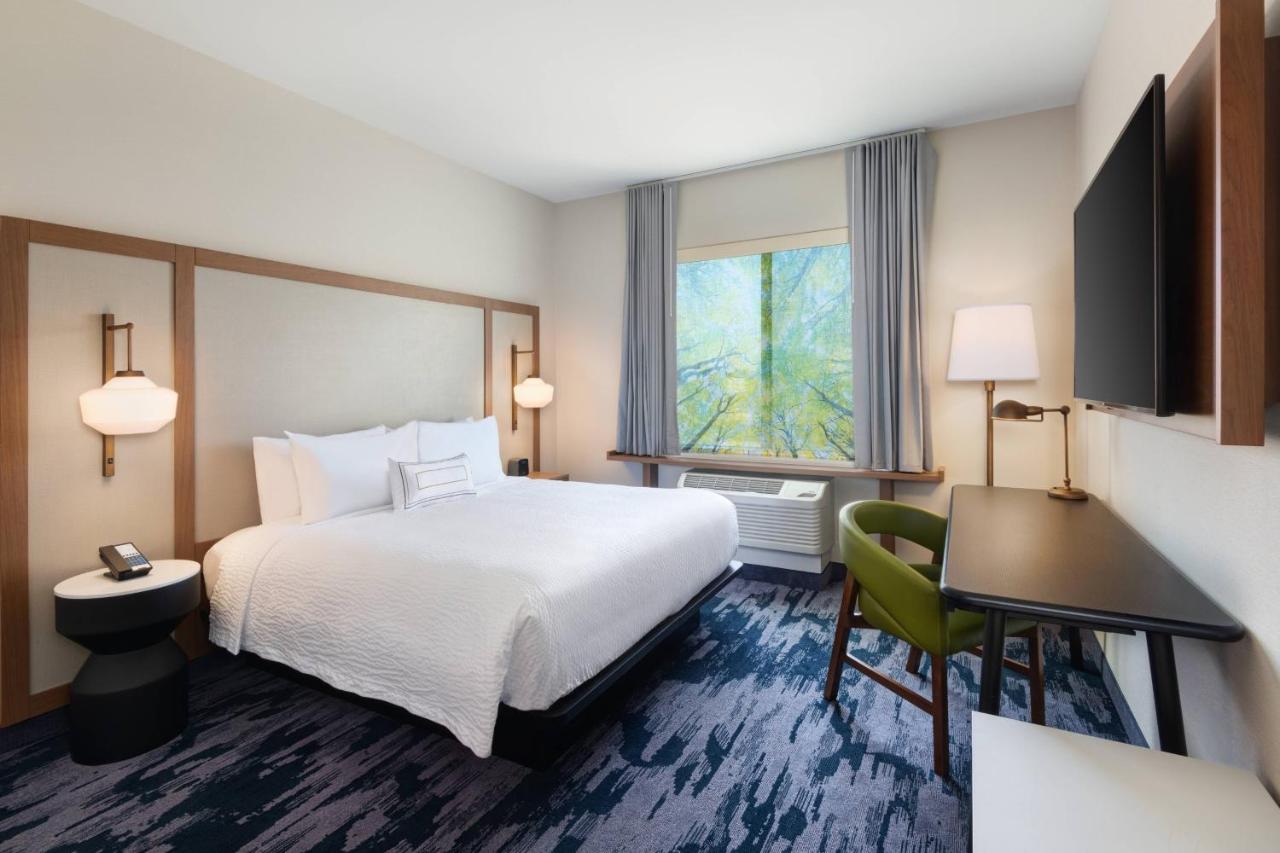 | Fairfield Inn & Suites by Marriott Lexington East/I-75