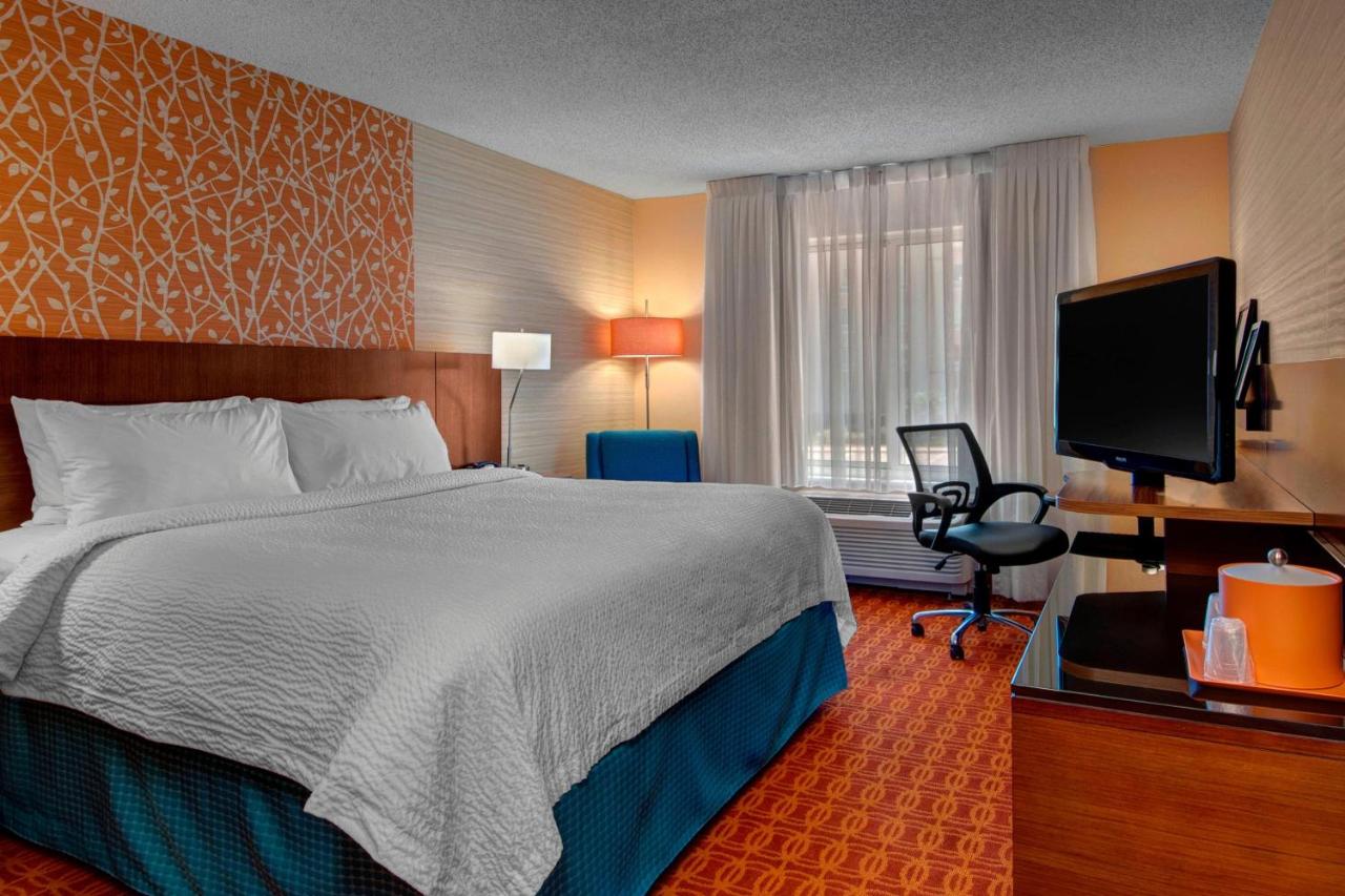 | Fairfield Inn & Suites by Marriott Fort Worth I-30 West Near NAS JRB