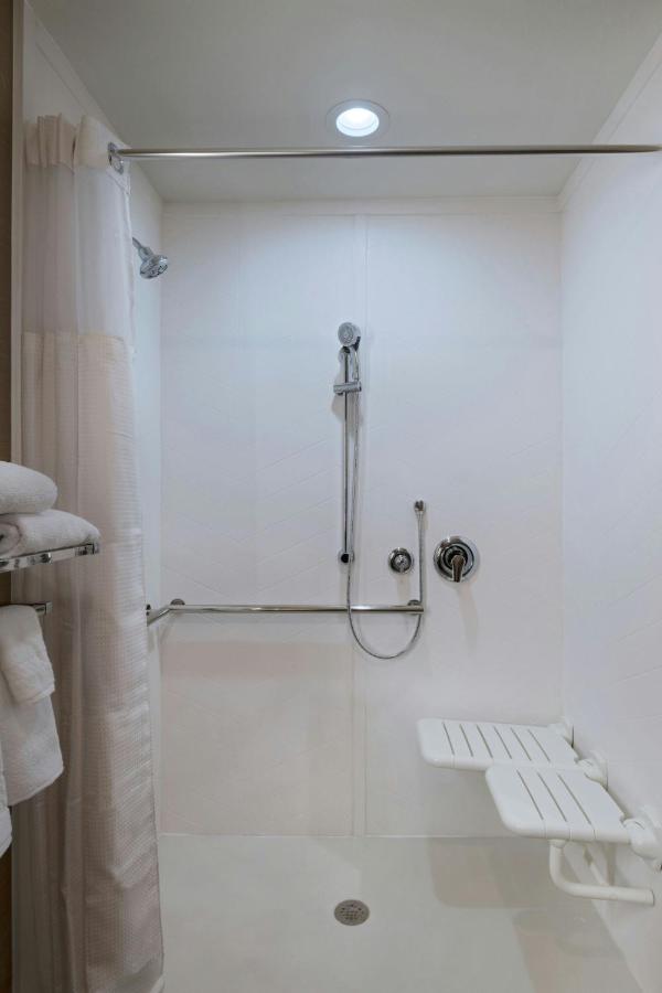 | Fairfield Inn & Suites by Marriott Colorado Springs East