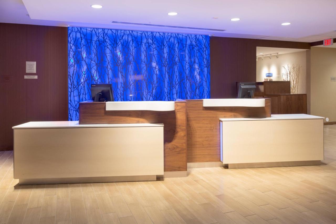 | Fairfield Inn & Suites by Marriott Burlington