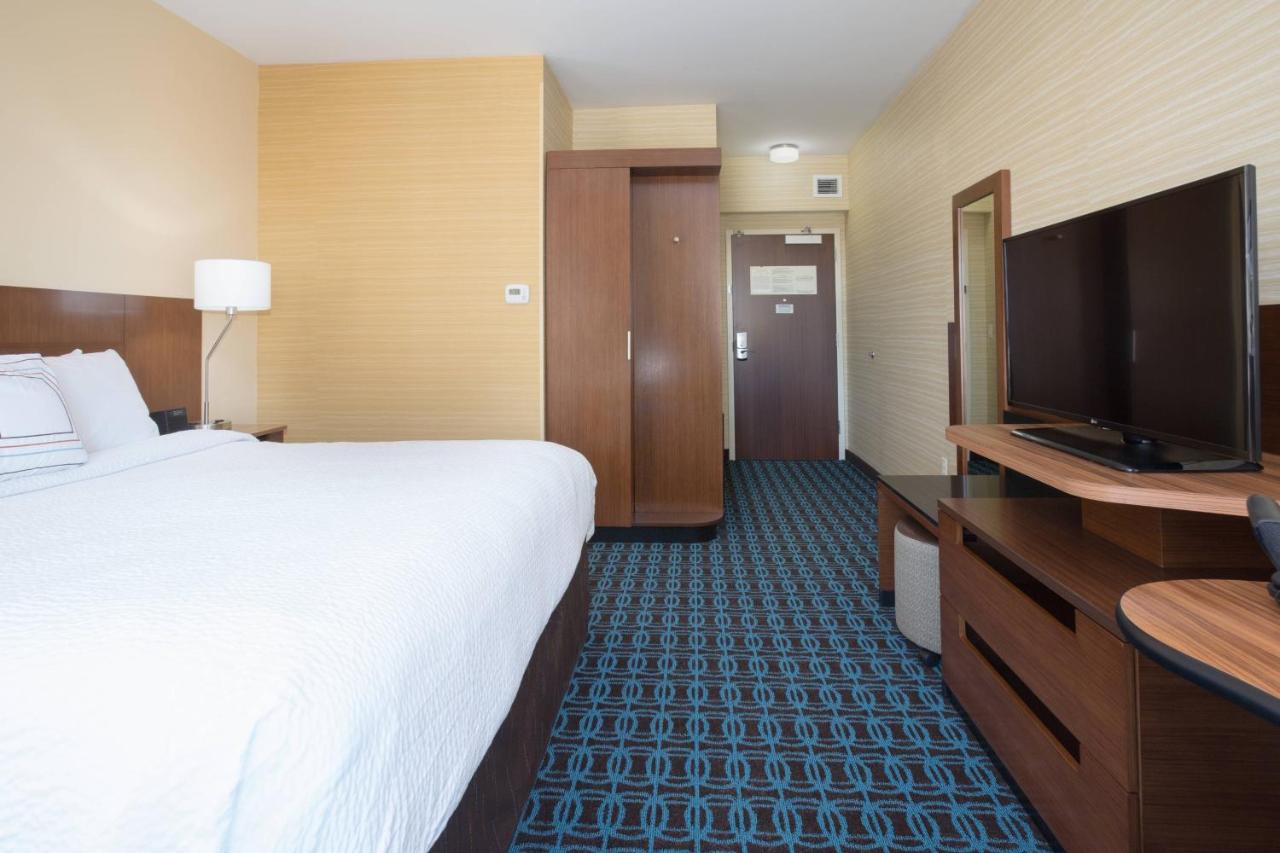 | Fairfield Inn & Suites by Marriott Burlington