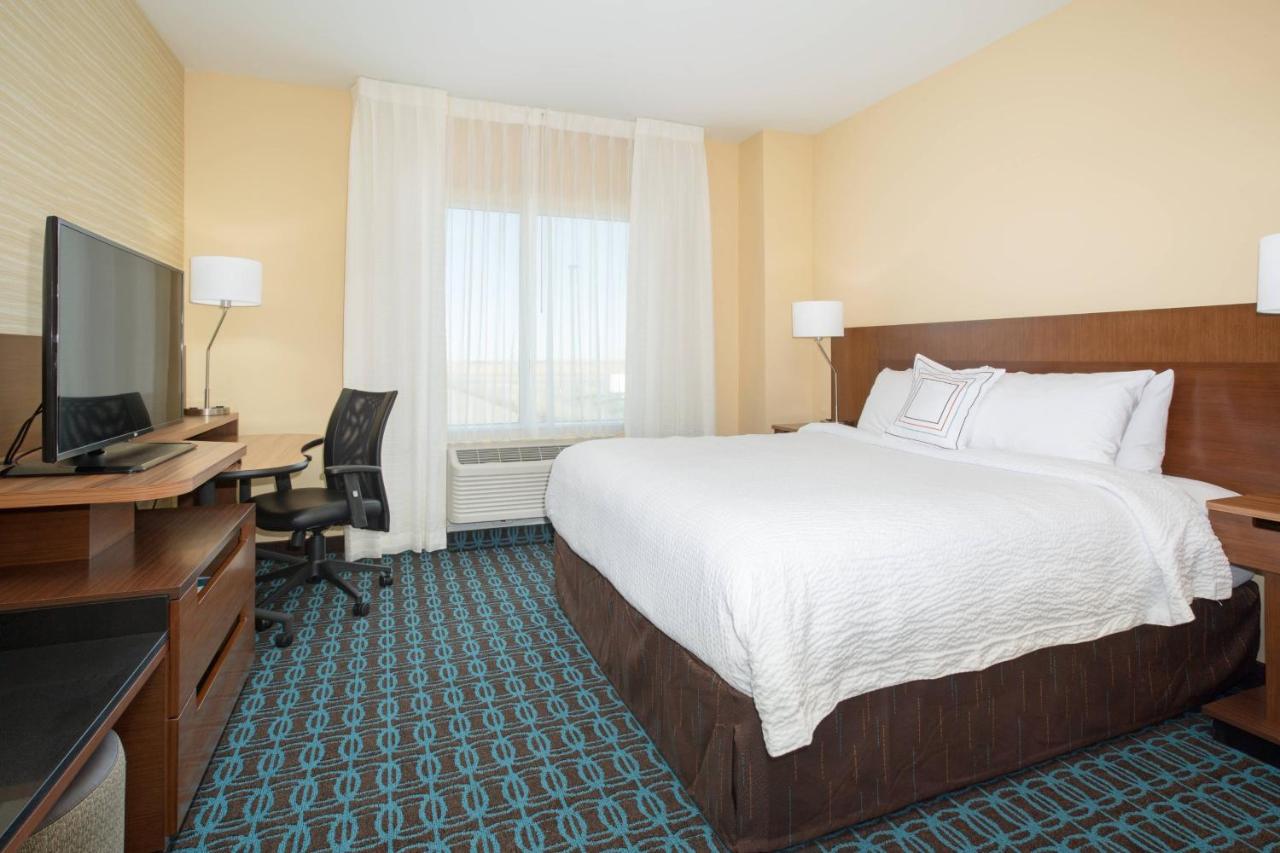 | Fairfield Inn & Suites by Marriott Burlington