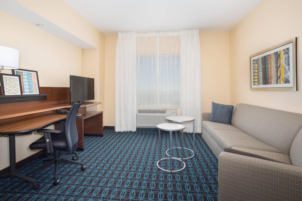 | Fairfield Inn & Suites by Marriott Burlington
