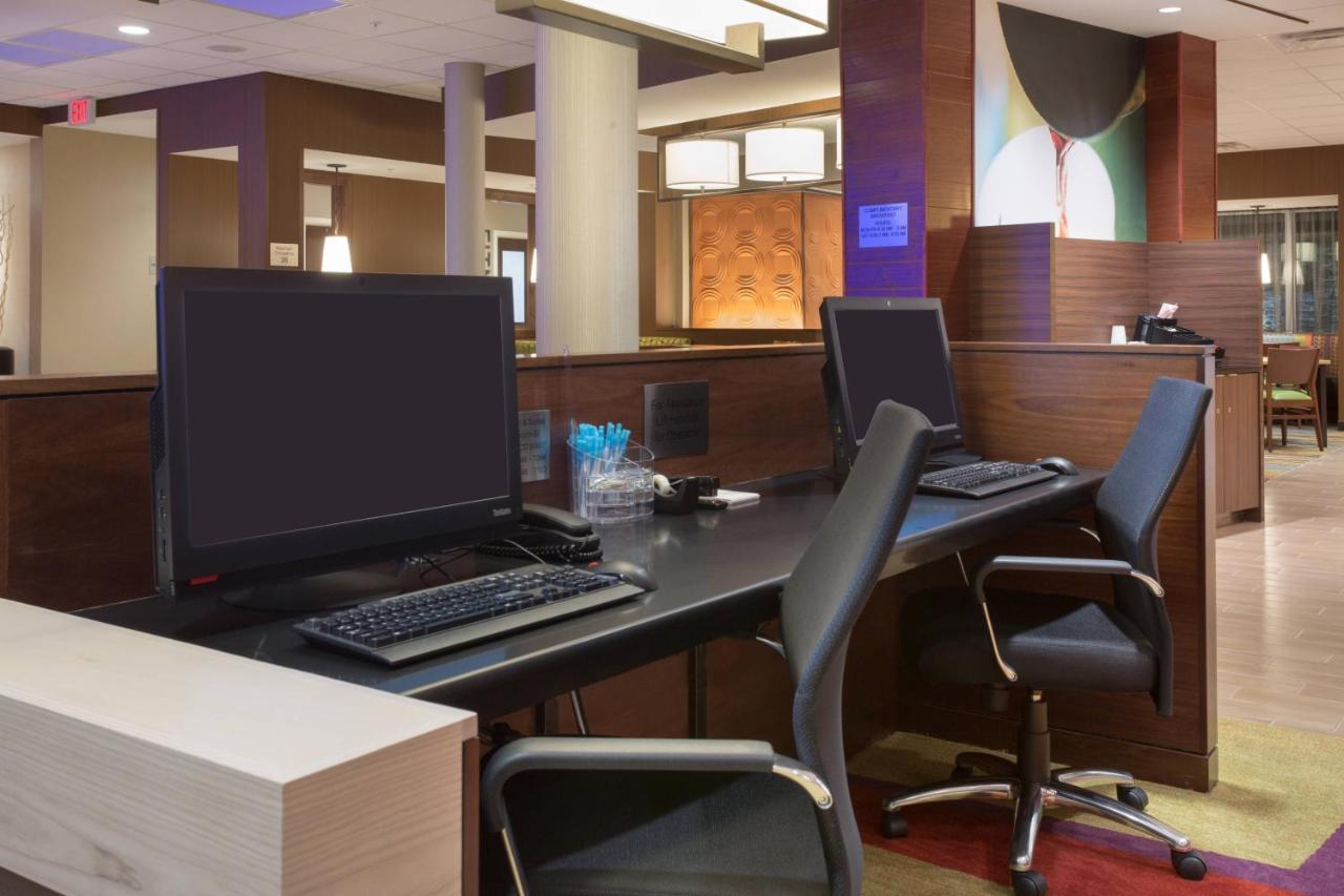 | Fairfield Inn & Suites by Marriott Burlington
