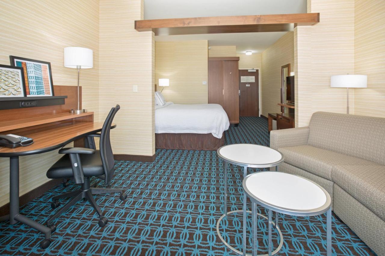 | Fairfield Inn & Suites by Marriott Burlington