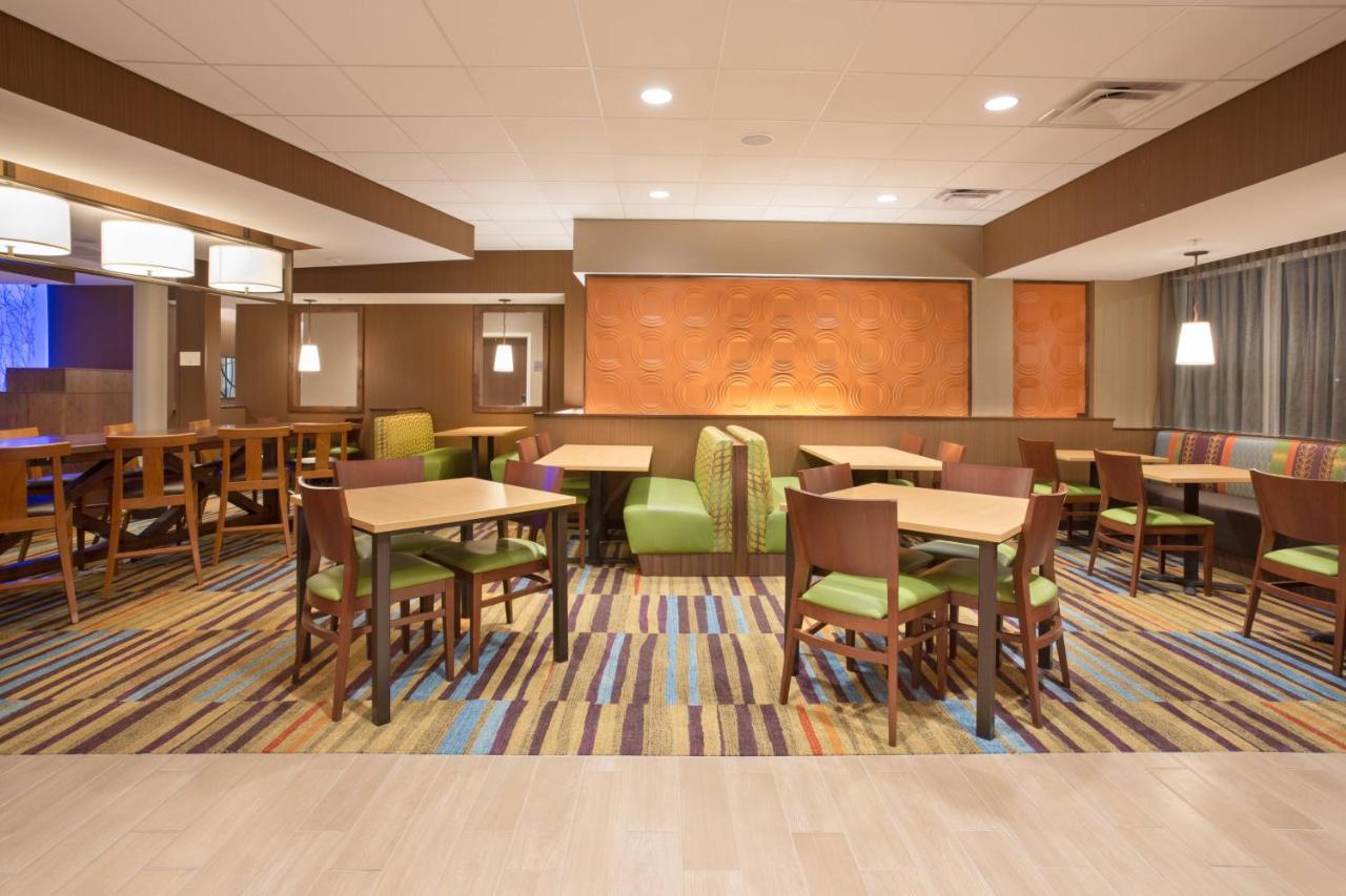 | Fairfield Inn & Suites by Marriott Burlington