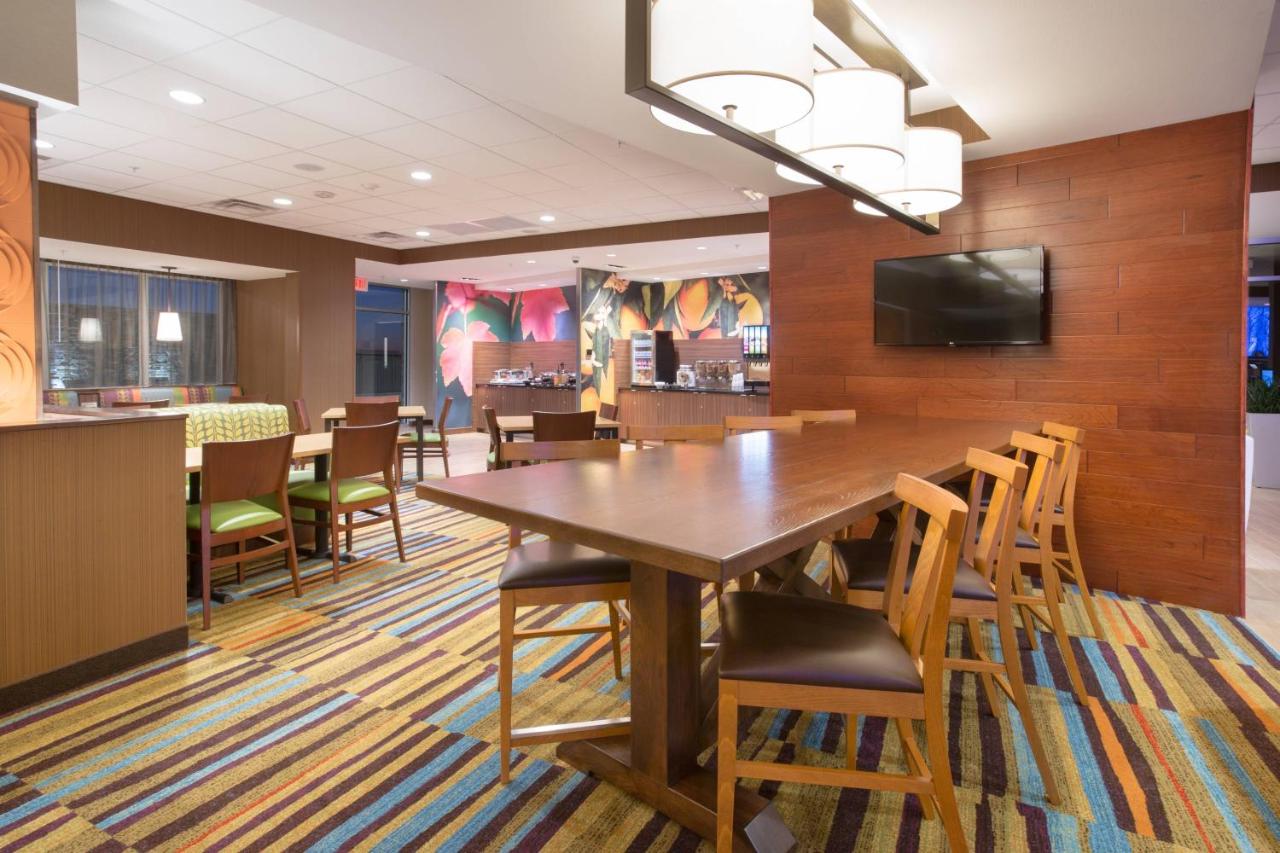 | Fairfield Inn & Suites by Marriott Burlington