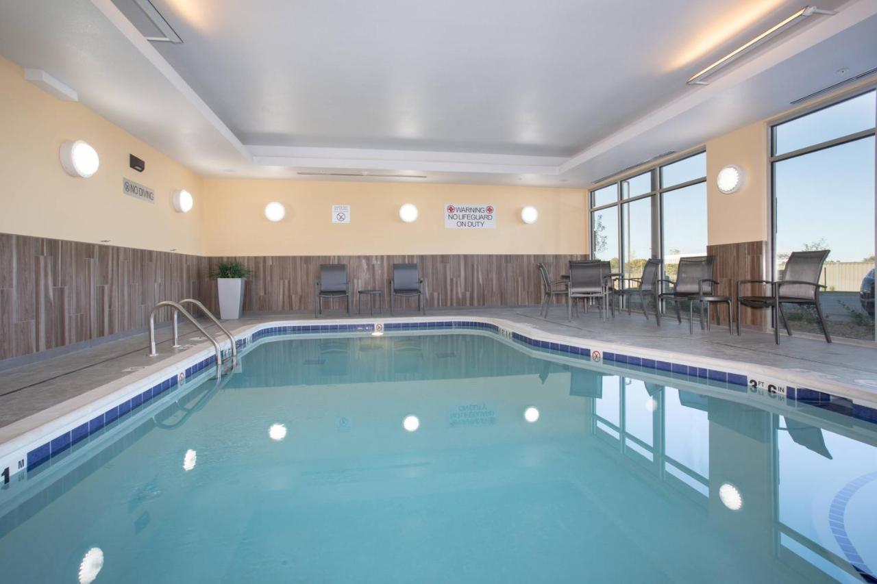 | Fairfield Inn & Suites by Marriott Burlington