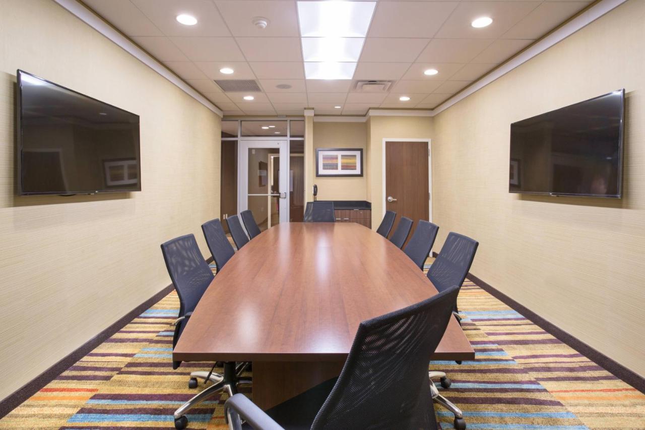 | Fairfield Inn & Suites by Marriott Burlington