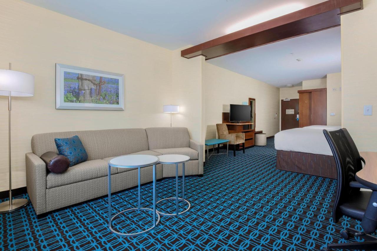 | Fairfield Inn & Suites by Marriott Decatur at Decatur Conference Center